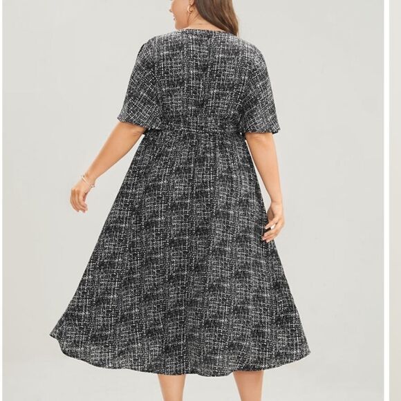 NWT BloomChic black and white belted dress 26/4X - Picture 2 of 10